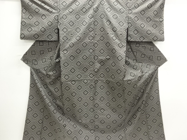 花菱模様織り出し本場村山大島紬着物